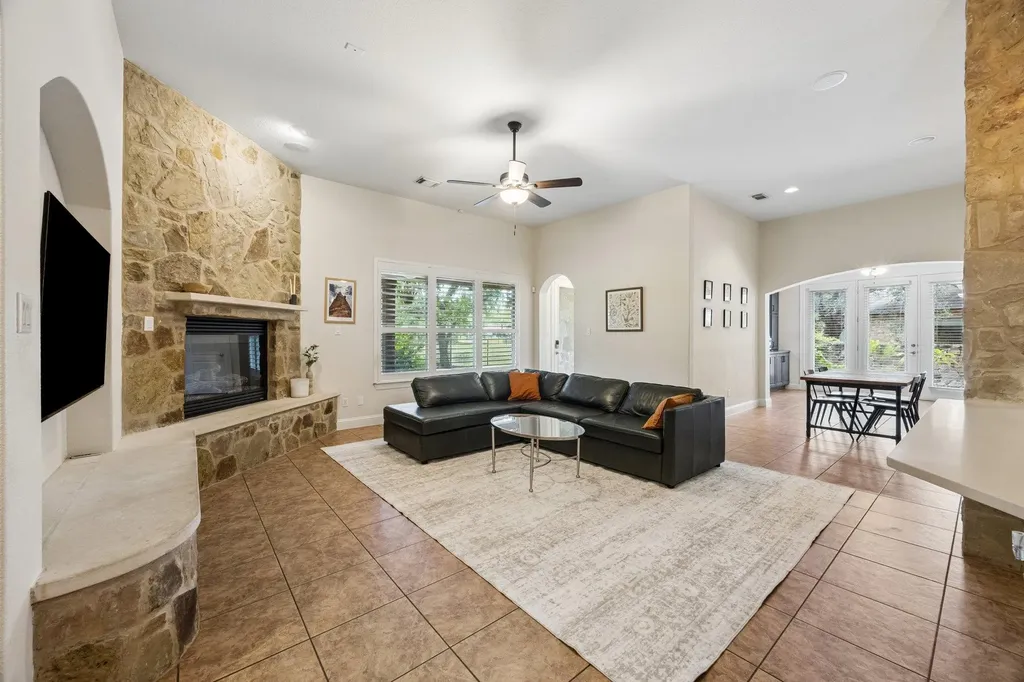 10617 Camillia Blossom Lane Austin TX 78748