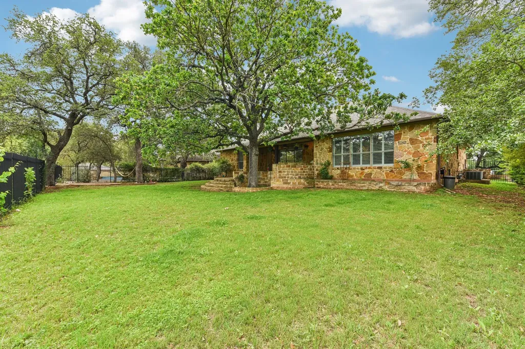 10617 Camillia Blossom Lane Austin TX 78748