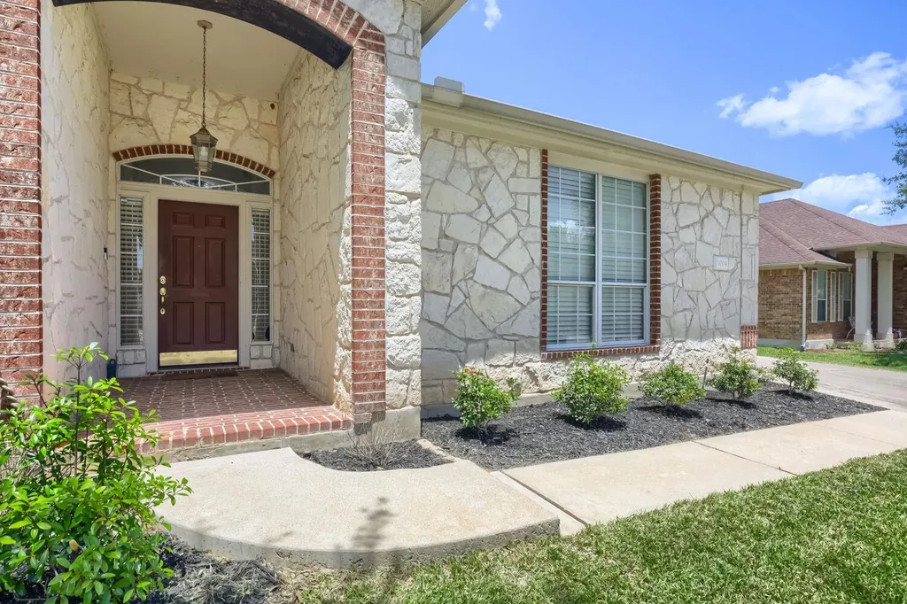1004 Olympic Drive Pflugerville TX 78660