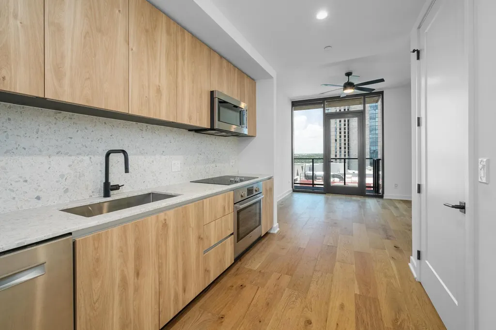 84 East Avenue Austin TX 78701