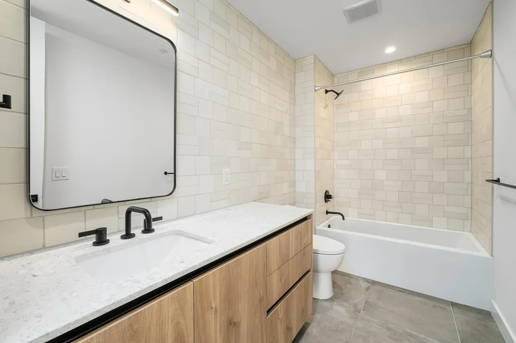 84 East Avenue Austin TX 78701
