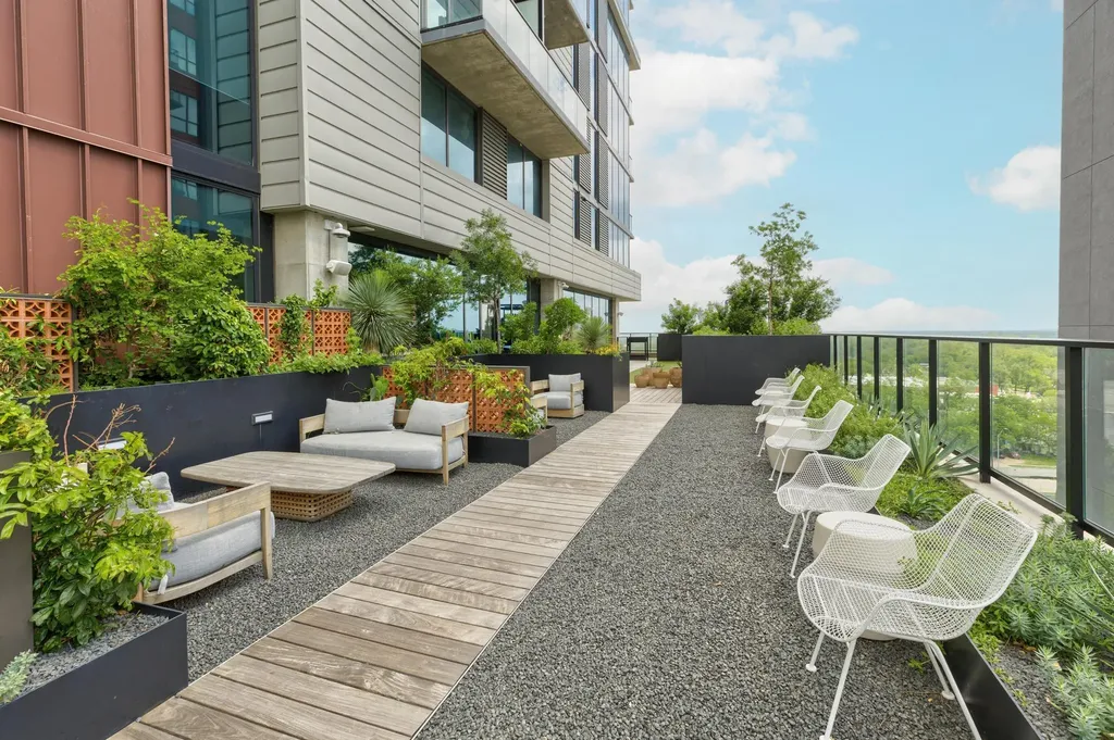 84 East Avenue Austin TX 78701