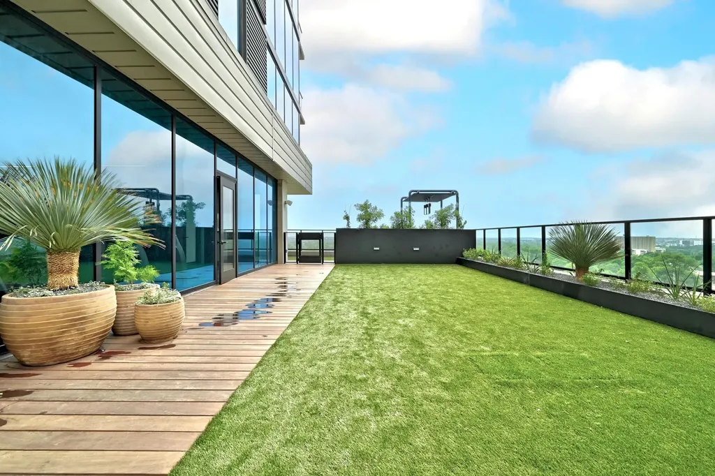 84 East Avenue Austin TX 78701