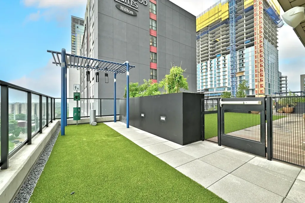 84 East Avenue Austin TX 78701