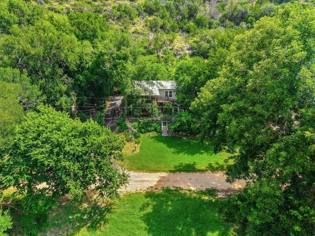 770 N River Road Lampasas TX 76550