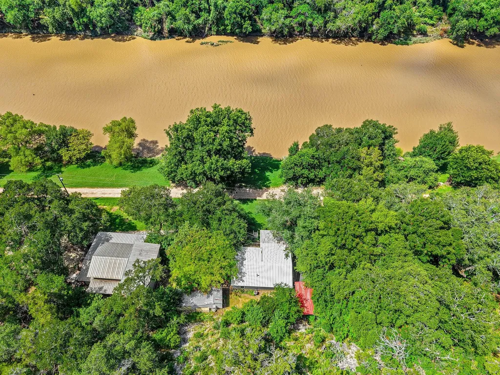770 N River Road Lampasas TX 76550