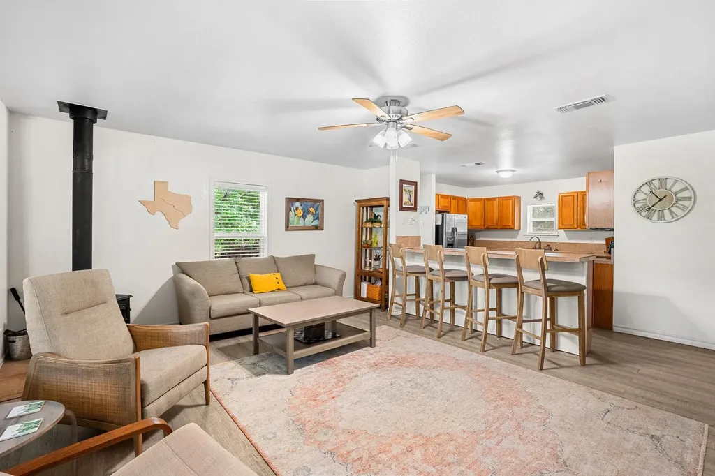 770 N River Road Lampasas TX 76550