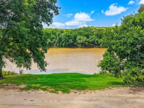 770 N River Road Lampasas TX 76550