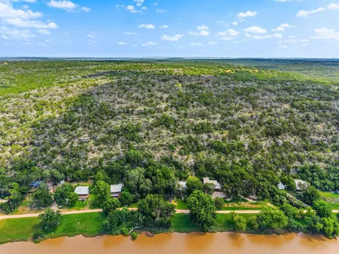 770 N River Road Lampasas TX 76550