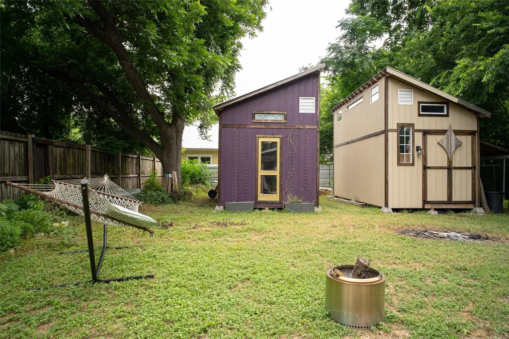 3303 Thompson Street Austin TX 78702