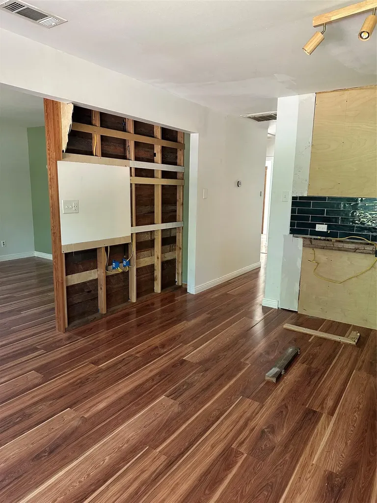 3303 Thompson Street Austin TX 78702