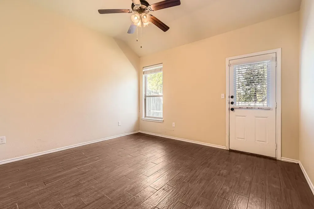 107 Creekside Villa Drive Kyle TX 78640