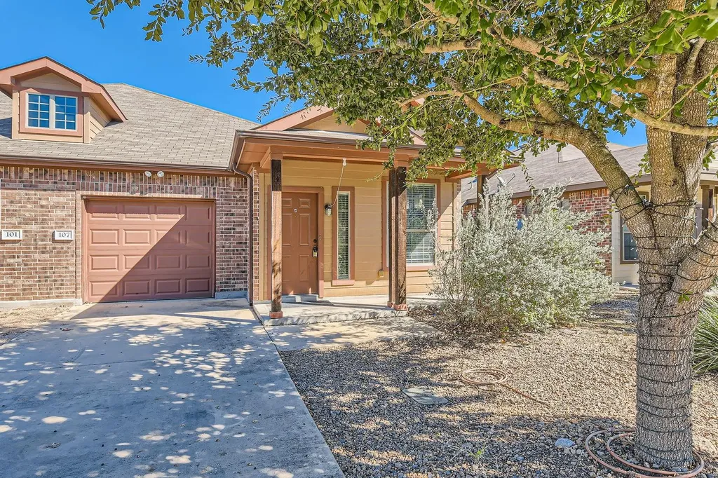 107 Creekside Villa Drive Kyle TX 78640