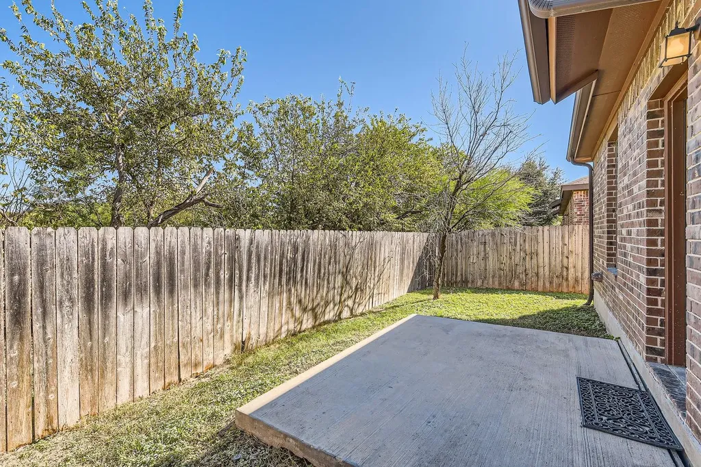 107 Creekside Villa Drive Kyle TX 78640