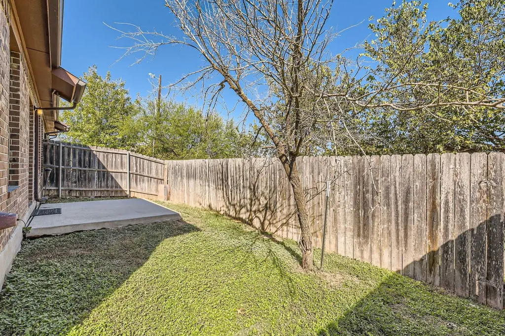 107 Creekside Villa Drive Kyle TX 78640
