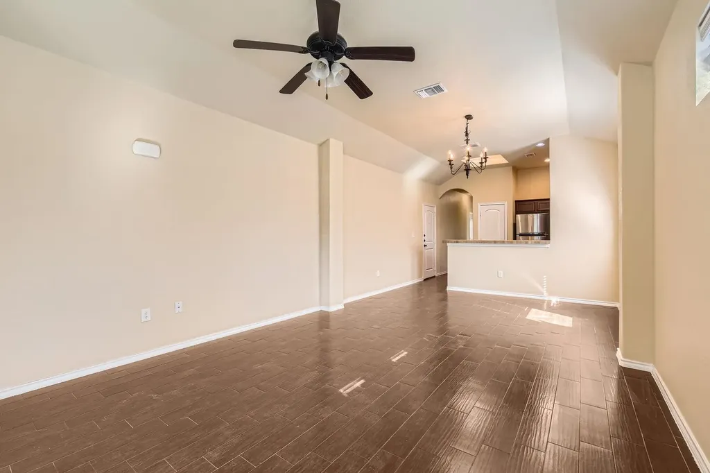 107 Creekside Villa Drive Kyle TX 78640