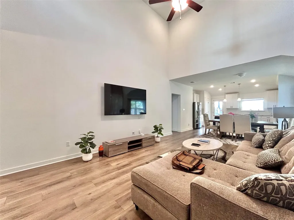 1357 Kneehigh Lane Georgetown TX 78633
