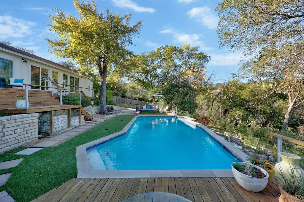 2419 Trail Of Madrones Austin TX 78746