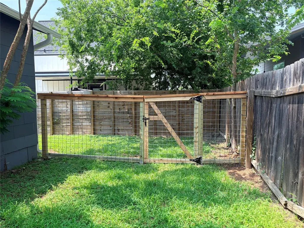 4709 Leslie Avenue Austin TX 78721