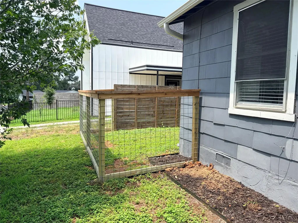 4709 Leslie Avenue Austin TX 78721