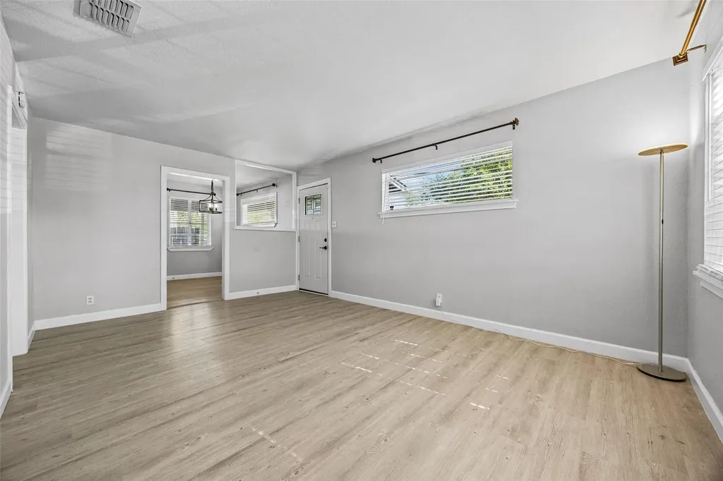 4709 Leslie Avenue Austin TX 78721