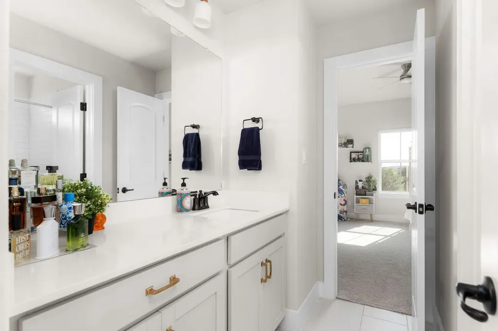 137 Crescent Moon Court Dripping Springs TX 78620