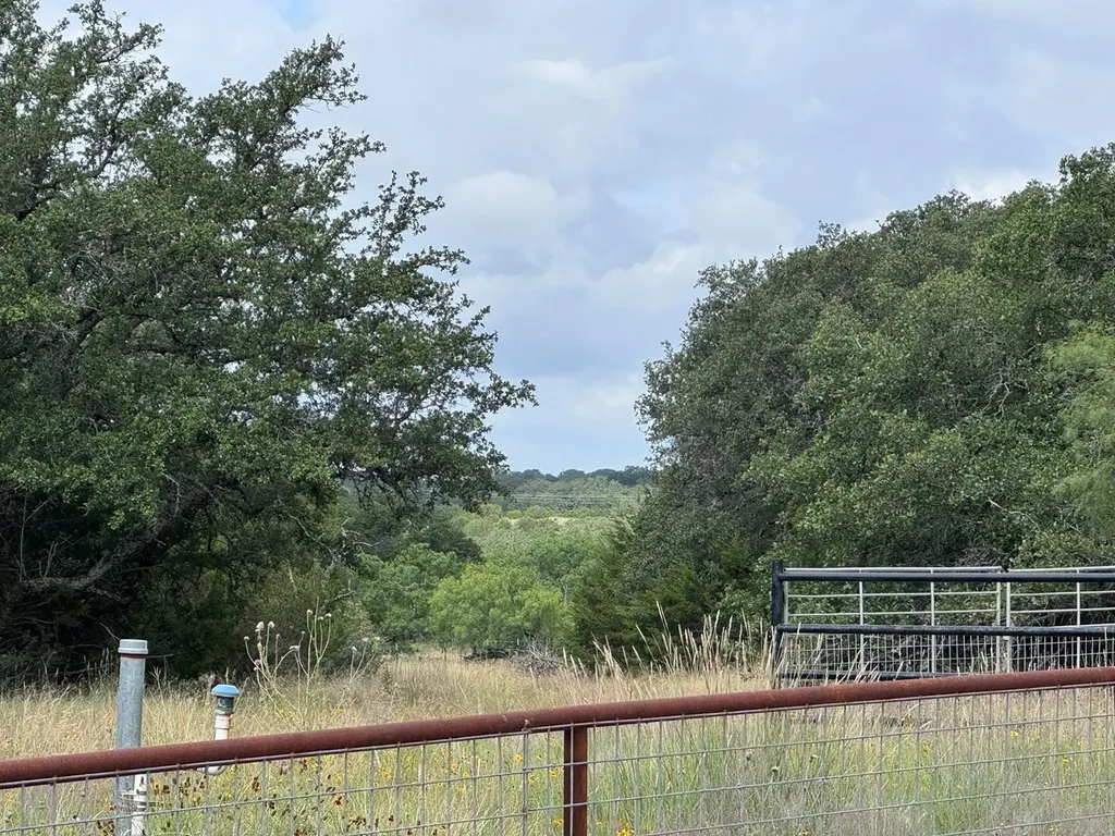 257 W Rolling Oaks Drive Goldthwaite TX 78644