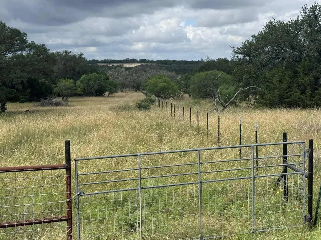 257 W Rolling Oaks Drive Goldthwaite TX 78644