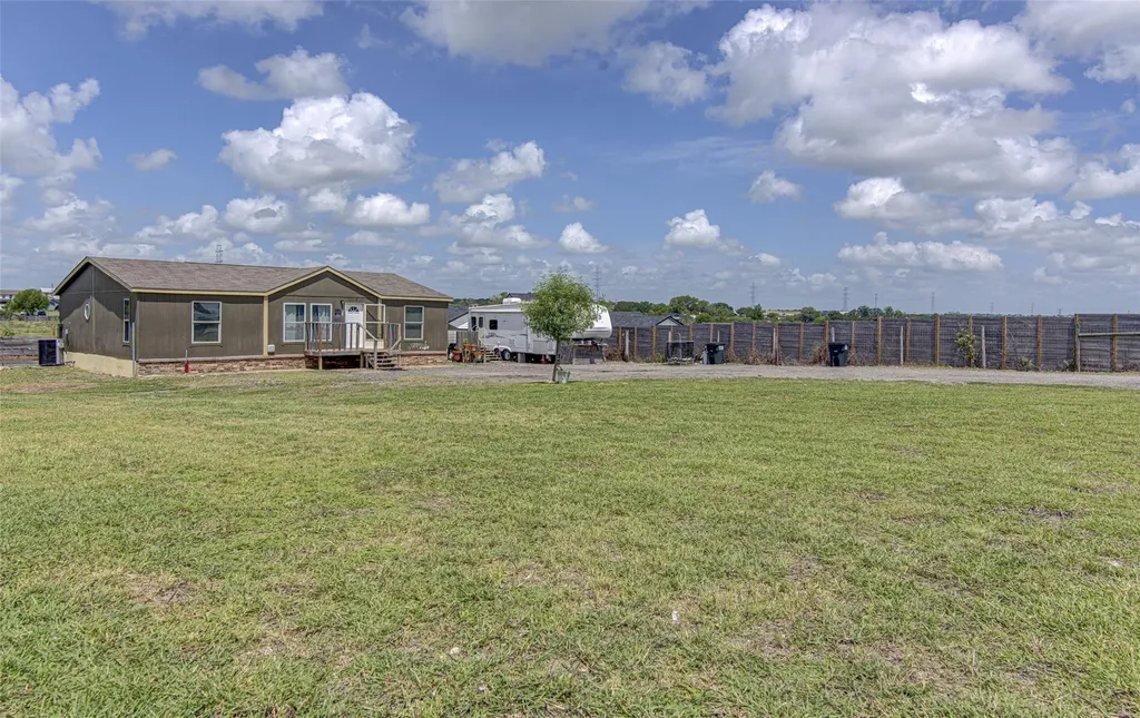445 Rancho Linda Drive Lockhart TX 78644