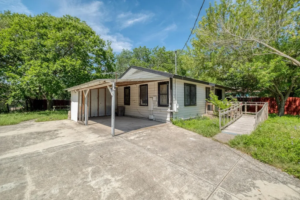 3509 Lyons Road Austin TX 78702