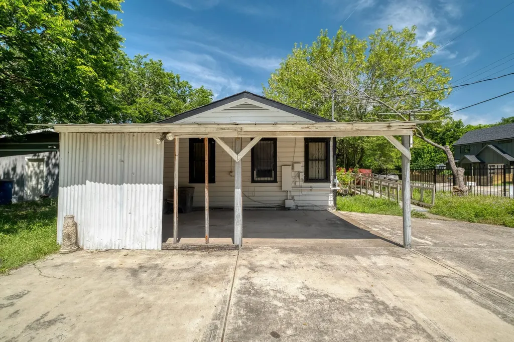 3509 Lyons Road Austin TX 78702