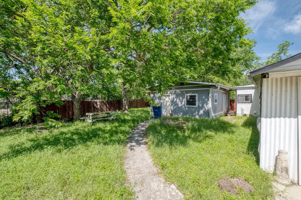 3509 Lyons Road Austin TX 78702