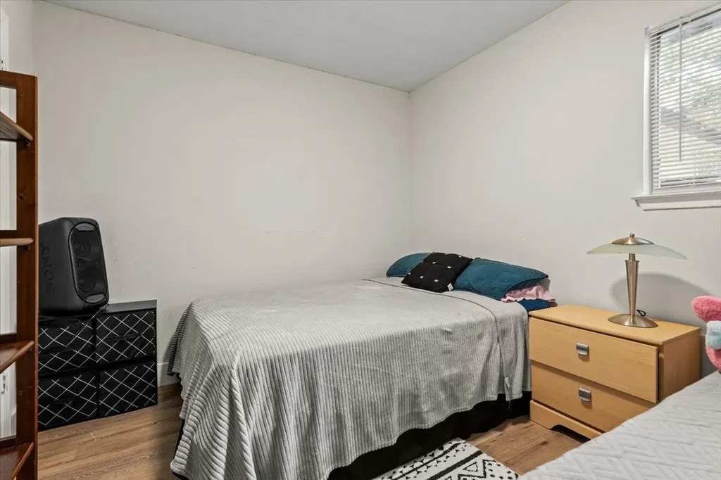 5104 Acorn Cove Austin TX 78744