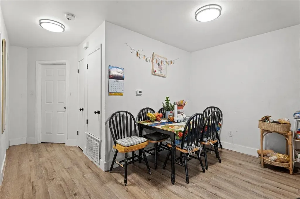 5104 Acorn Cove Austin TX 78744