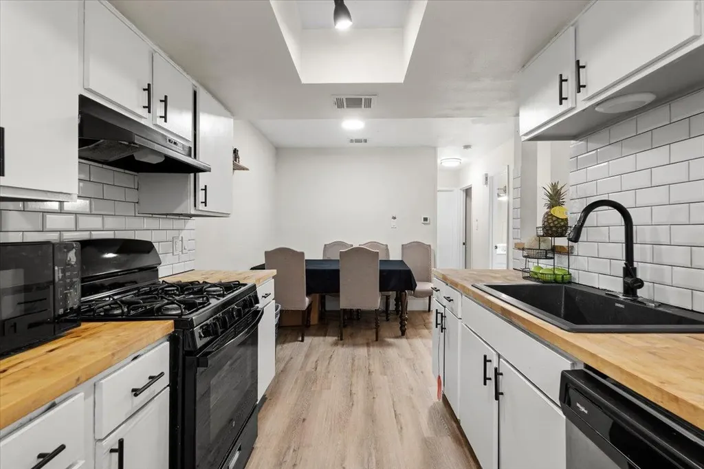 5104 Acorn Cove Austin TX 78744