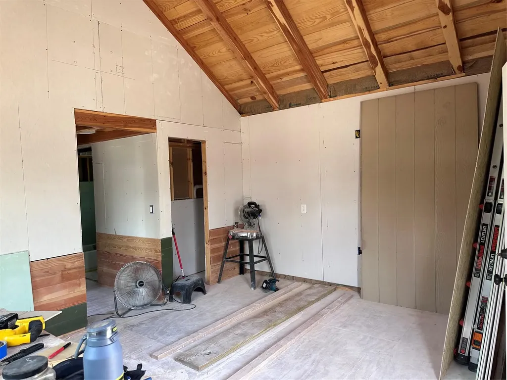 417 Prochnow Road Dripping Springs TX 78620