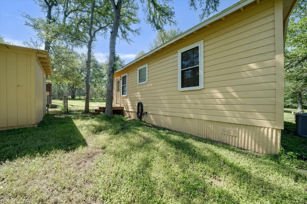 1732 Watterson Road Red Rock TX 78662