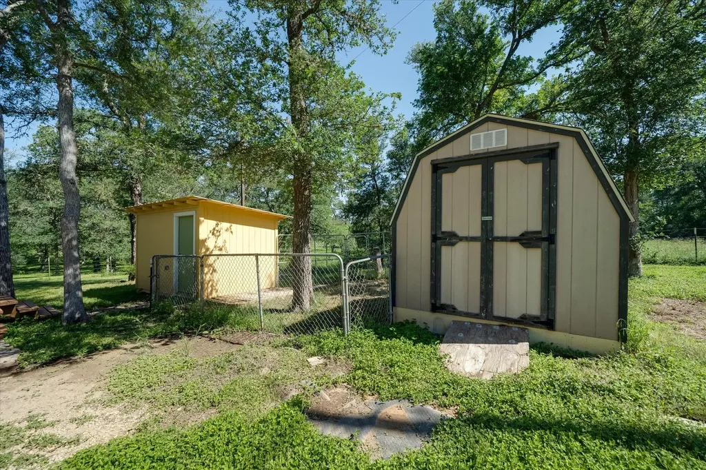 1732 Watterson Road Red Rock TX 78662