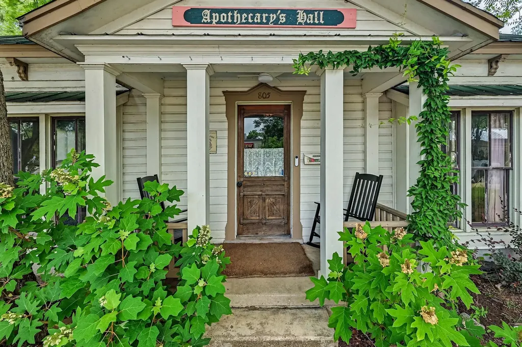 805 Main Street Bastrop TX 78602