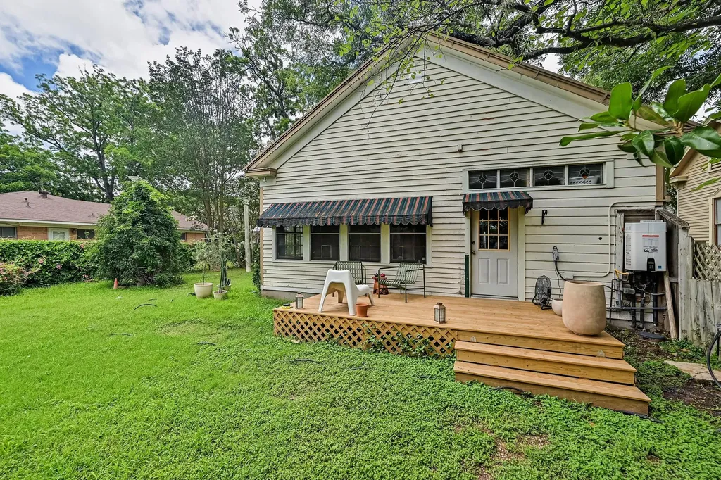 805 Main Street Bastrop TX 78602