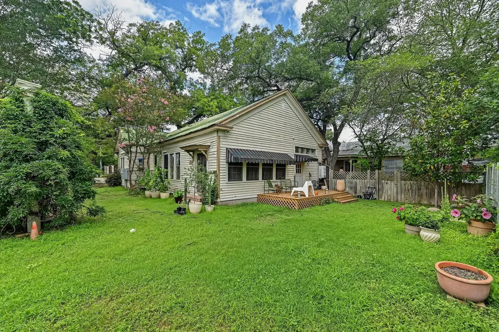 805 Main Street Bastrop TX 78602