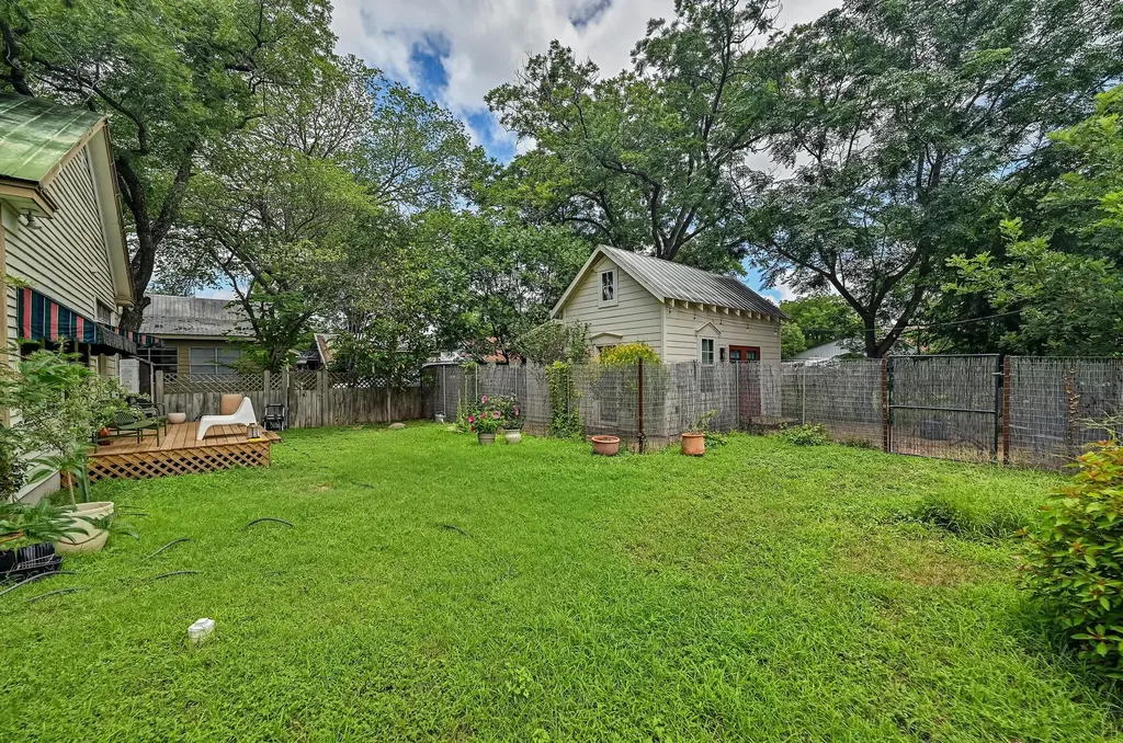 805 Main Street Bastrop TX 78602