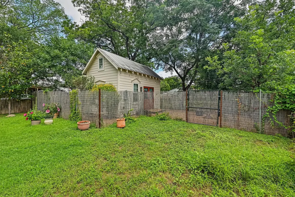 805 Main Street Bastrop TX 78602