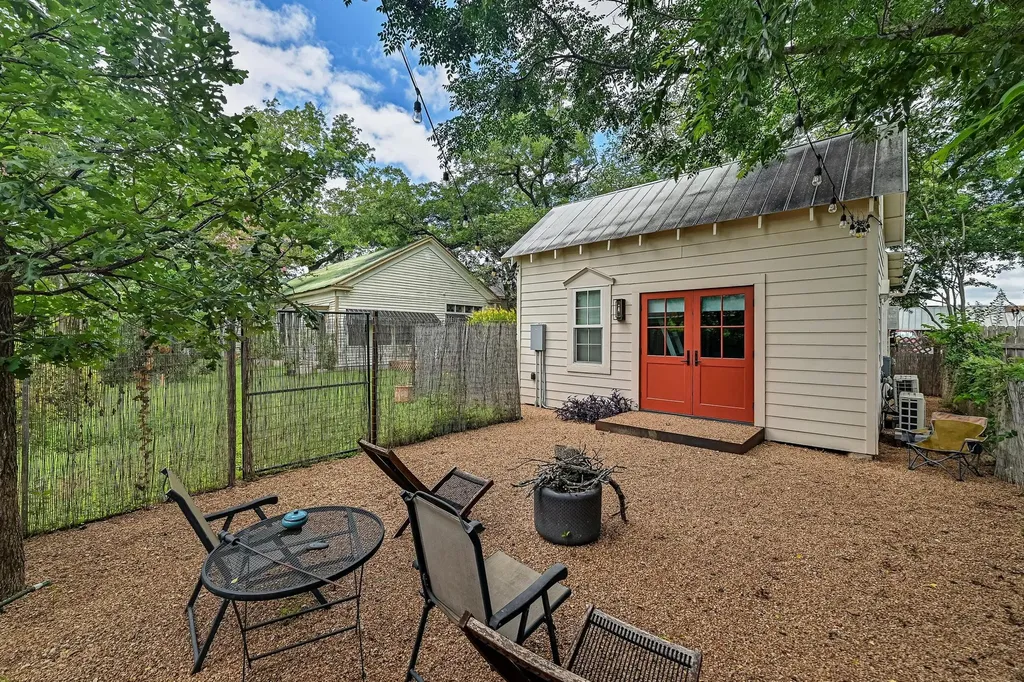 805 Main Street Bastrop TX 78602