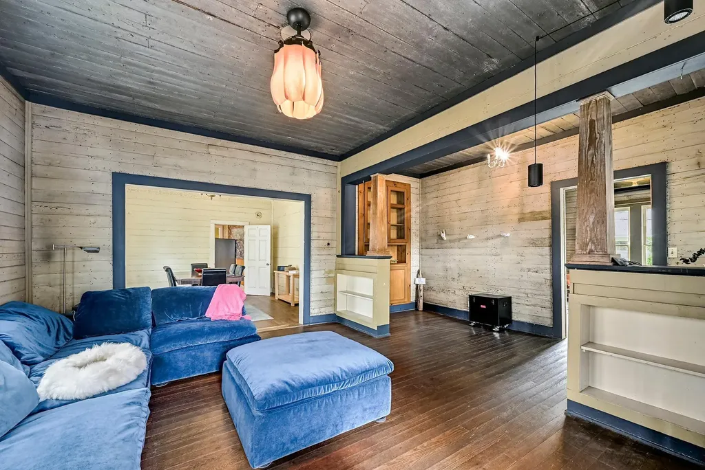 805 Main Street Bastrop TX 78602