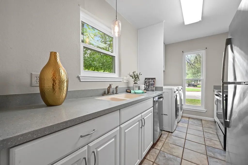 1601 Faro Drive Austin TX 78741