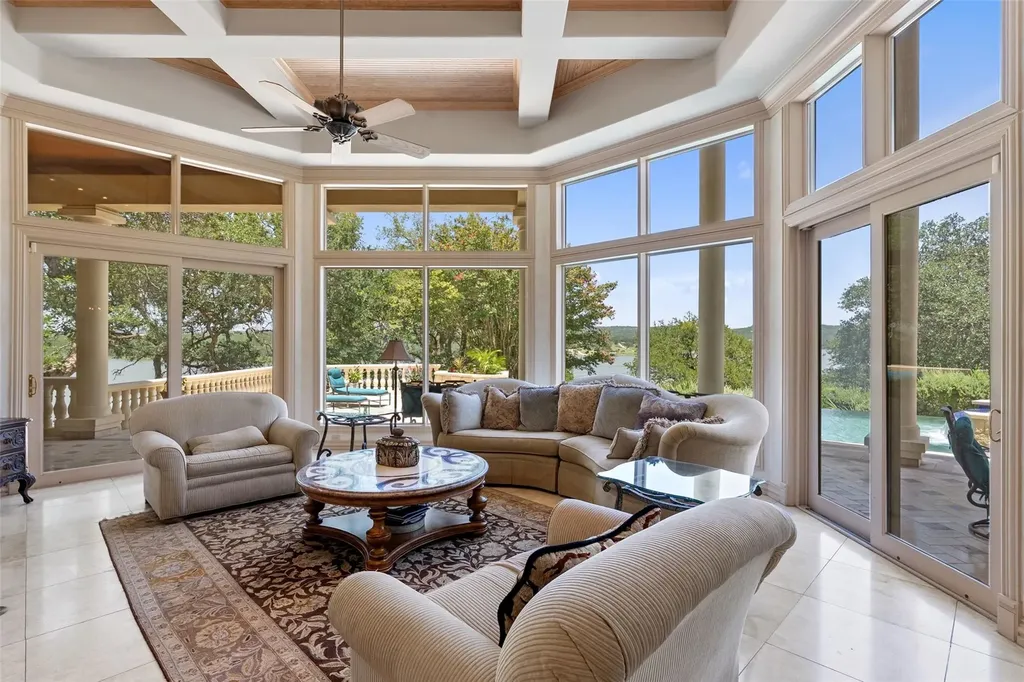 2901 Cliff Point Spicewood TX 78669