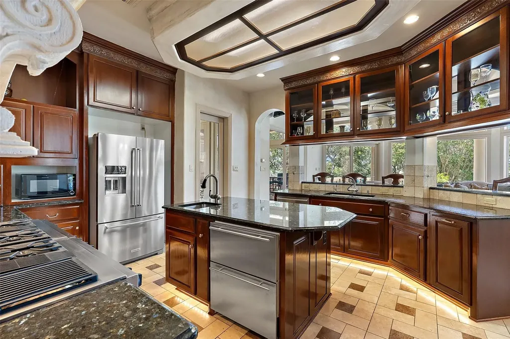 2901 Cliff Point Spicewood TX 78669