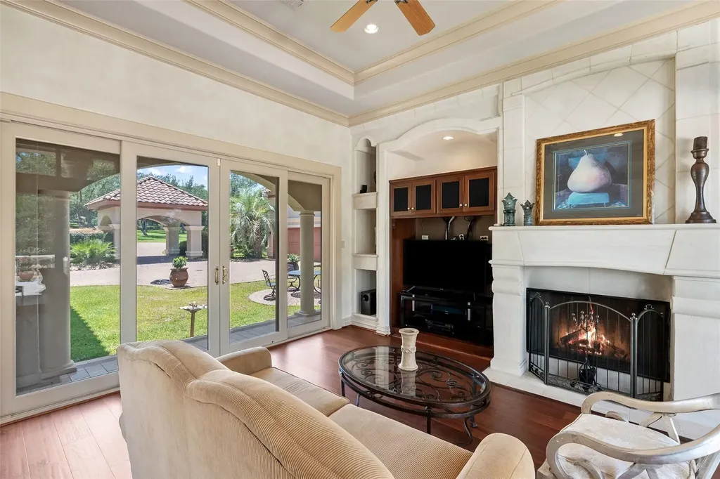 2901 Cliff Point Spicewood TX 78669