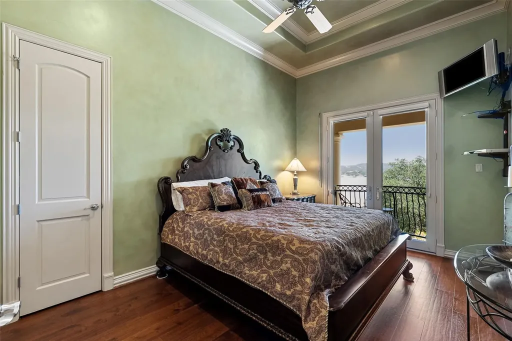 2901 Cliff Point Spicewood TX 78669